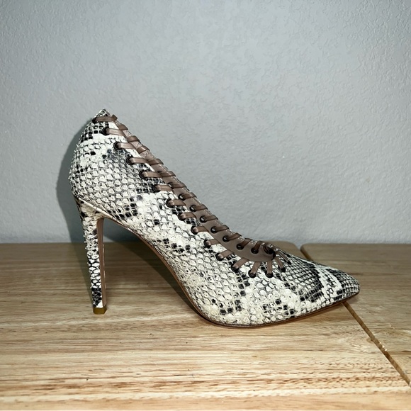 Donald Pliner signature python print leather shoes 6 - Picture 6 of 11